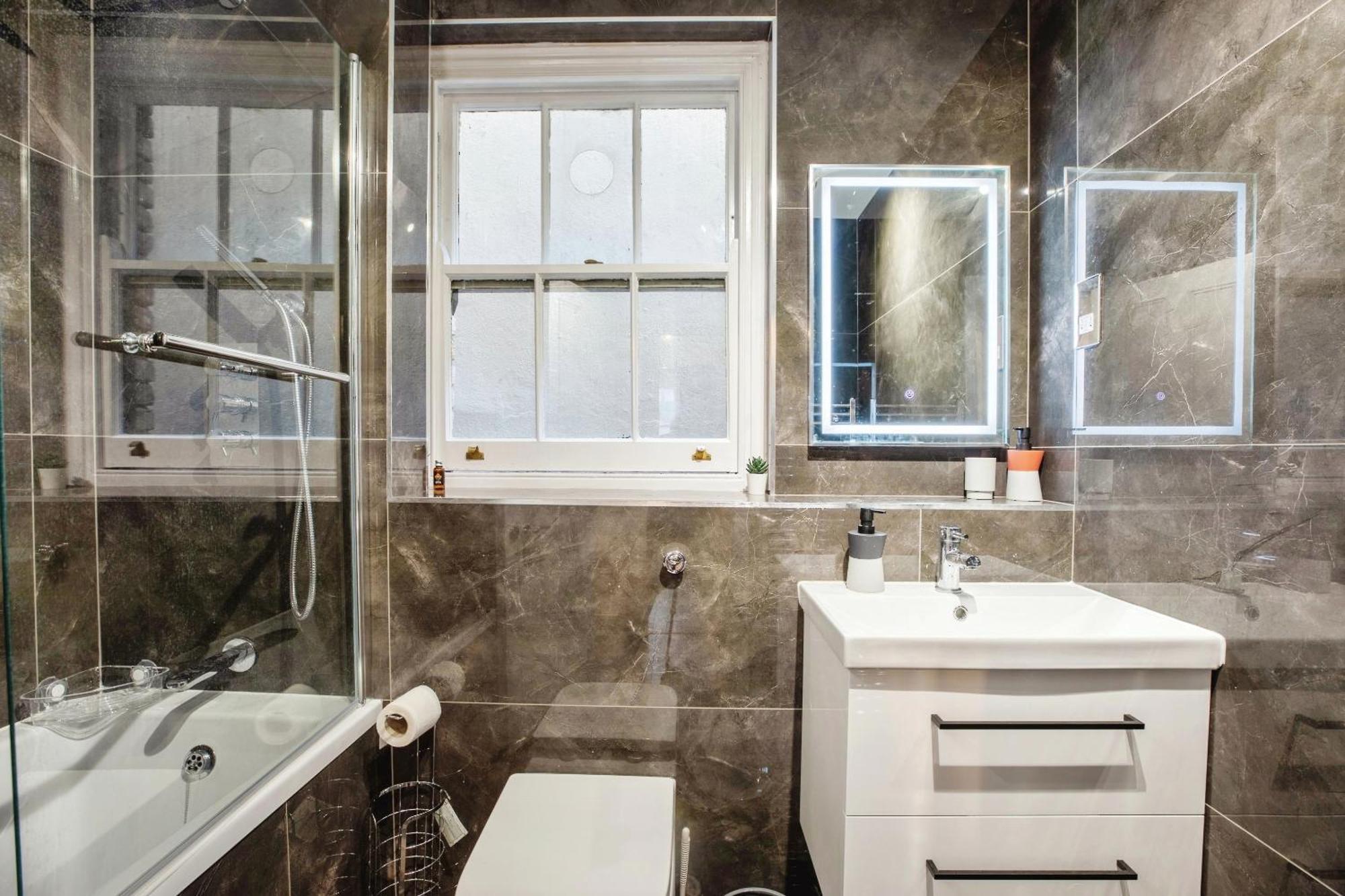 A Stunning Apartment In Paddington London Eksteriør billede